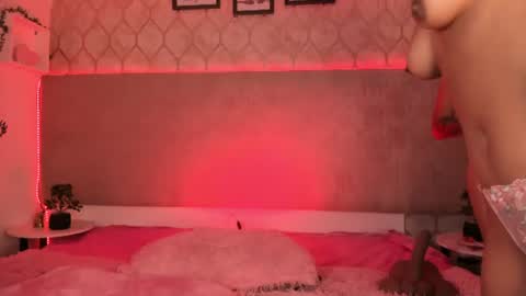 Snapshot of sweettemptatiionn chatting on 11, 6, 2026 candy scarlett online show from 11, 6, 2026