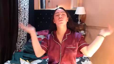 Ms trixiee online show from 19, 10, 2025