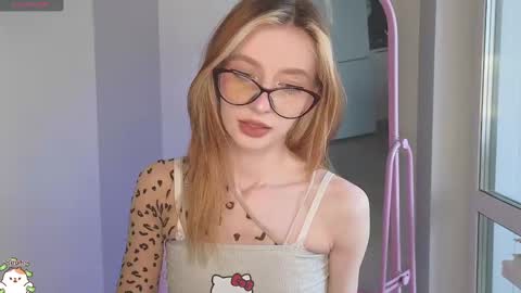 Snapshot of sweetuniporn chatting on 9, 12, 2024 Elis a little vacation Ill be here Saturday my schedules in bio online show from 9, 12, 2024