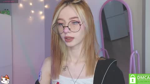 Snapshot of sweetuniporn chatting on 24, 1, 2025 Elis a little vacation Ill be here Saturday my schedules in bio online show from 24, 1, 2025