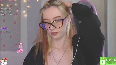 Snapshot of sweetuniporn chatting on 26, 1, 2025 Elis a little vacation Ill be here Saturday my schedules in bio online show from 26, 1, 2025