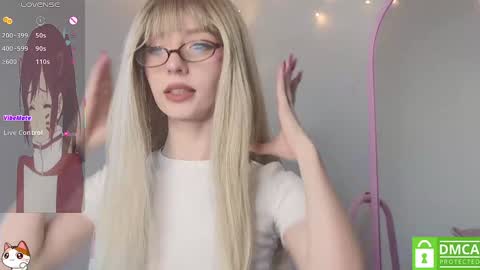 Snapshot of sweetuniporn chatting on 2, 2, 2025 Elis a little vacation Ill be here Saturday my schedules in bio online show from 2, 2, 2025