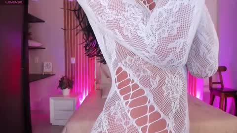 sweetviolet___ online show from 27, 9, 2025