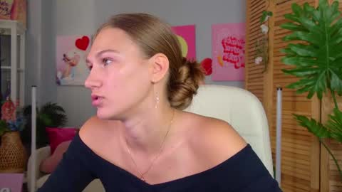 Snapshot of sweety_emilya chatting on 13, 7, 2026 Emily online show from 13, 7, 2026