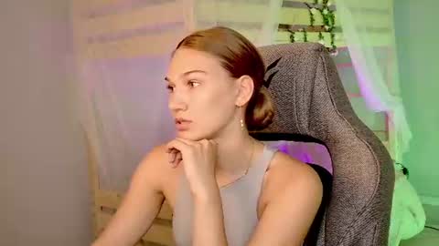 Snapshot of sweety_emilya chatting on 14, 7, 2026 Emily online show from 14, 7, 2026