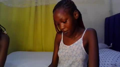 Snapshot of sweety_melanin chatting on 18, 4, 2026 Vickky online show from 18, 4, 2026