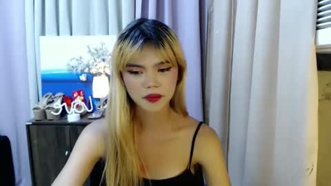Snapshot of sweetytrannygirlxx chatting on 3, 12, 2024 Megan online show from 3, 12, 2024