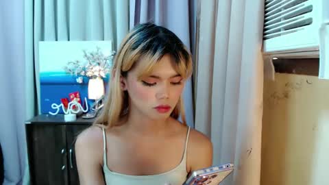 Snapshot of sweetytrannygirlxx chatting on 5, 12, 2024 Megan online show from 5, 12, 2024