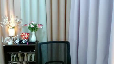 Snapshot of sweetytrannygirlxx chatting on 18, 11, 2025 Megan online show from 18, 11, 2025