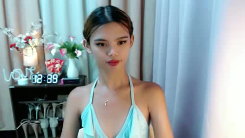 Snapshot of sweetytrannygirlxx chatting on 17, 12, 2025 Megan online show from 17, 12, 2025