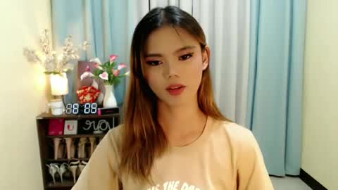 Snapshot of sweetytrannygirlxx chatting on 6, 4, 2026 Megan online show from 6, 4, 2026