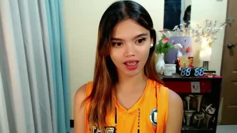 Snapshot of sweetytrannygirlxx chatting on 15, 5, 2026 Megan online show from 15, 5, 2026