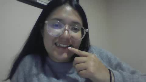 sweetyypeach online show from 9, 12, 2024