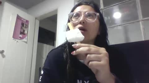 sweetyypeach online show from 13, 2, 2025