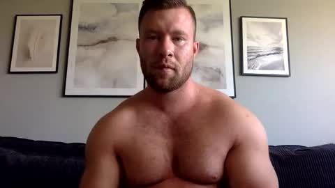 Snapshot of swekingxx chatting on 2, 10, 2025 swekingxx online show from 2, 10, 2025