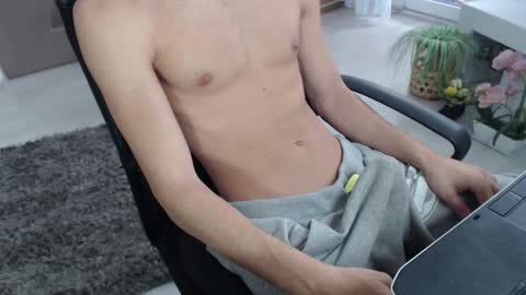 Snapshot of swetlittleboy4u chatting on 13, 9, 2025 SwetLittleBoy4u online show from 13, 9, 2025