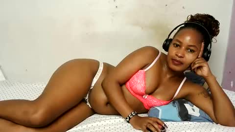 Snapshot of swt_bby chatting on 31, 5, 2026 swt_bby online show from 31, 5, 2026