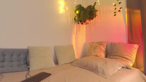 Helen  online show from 21, 12, 2025