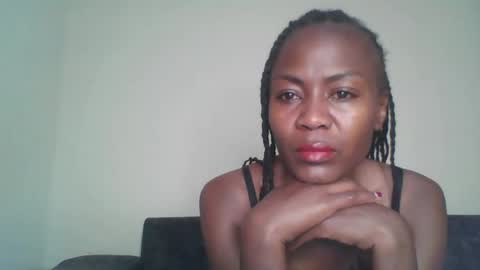 Snapshot of swtebony1 chatting on 6, 11, 2025 ALICIA online show from 6, 11, 2025