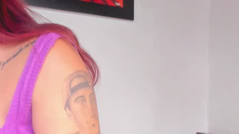 Snapshot of swtt_lilly chatting on 5, 11, 2025 Lilly online show from 5, 11, 2025