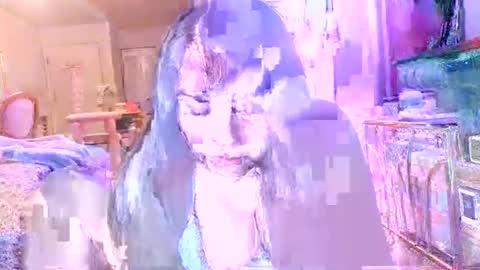 your girl online show from 5, 3, 2026