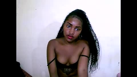 Snapshot of sylviasexy27 chatting on 5, 12, 2024 sylviasexy27 online show from 5, 12, 2024
