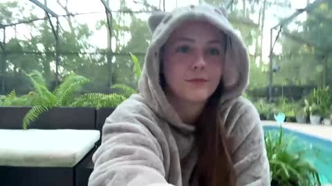 Snapshot of syndica chatting on 12, 10, 2025 Jennah online show from 12, 10, 2025