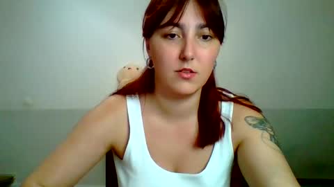 Snapshot of syssipisi chatting on 8, 9, 2025 Sarah online show from 8, 9, 2025