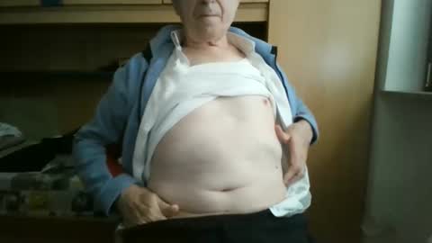 Snapshot of t5519t chatting on 9, 10, 2025 t5519t online show from 9, 10, 2025