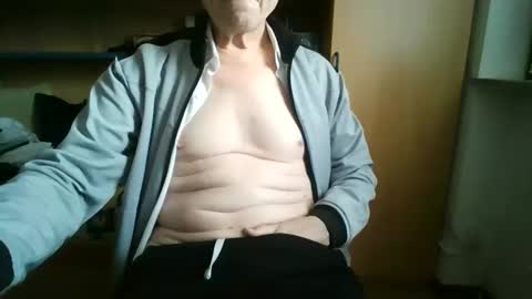 Snapshot of t5519t chatting on 23, 10, 2025 t5519t online show from 23, 10, 2025