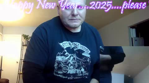 Snapshot of t_guy45 chatting on 1, 1, 2025 T Guy45Chunkywise45 online show from 1, 1, 2025