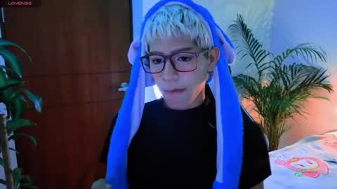 Snapshot of taichi_bluy chatting on 19, 10, 2025 taichi online show from 19, 10, 2025