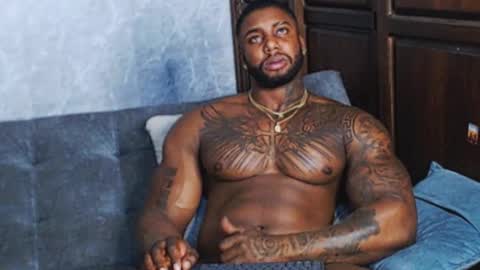 Tairon Tucke online show from 30, 12, 2024