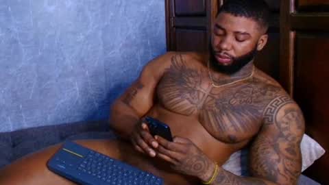 Tairon Tucke online show from 2, 3, 2025