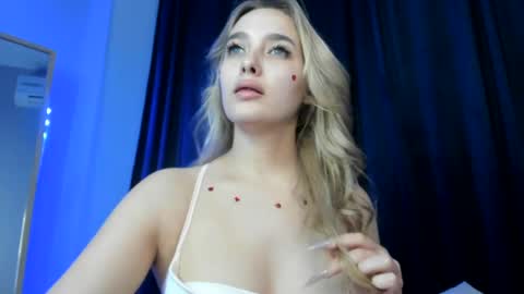 Snapshot of taisia_hot chatting on 10, 7, 2026 Taisia online show from 10, 7, 2026