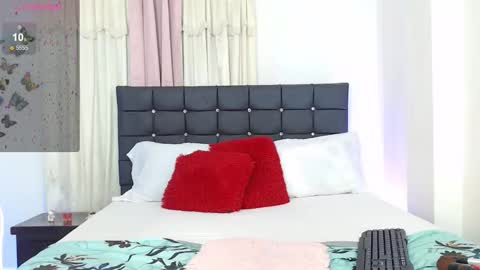 taliana  modelo independiente online show from 12, 11, 2025