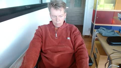 Snapshot of tall_dudenl chatting on 16, 11, 2025 Tall daddy online show from 16, 11, 2025