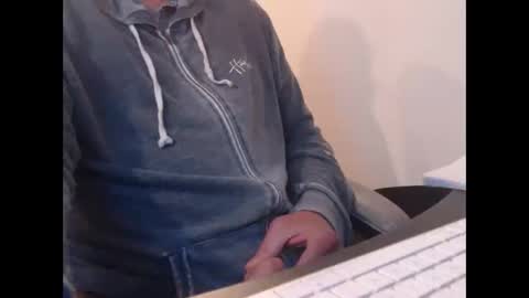 Snapshot of tallguysfbay chatting on 2, 11, 2025 tallguysfbay online show from 2, 11, 2025