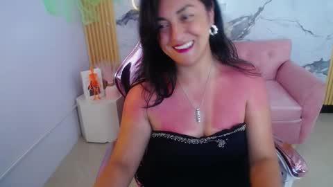 Snapshot of tamara_ch1 chatting on 14, 10, 2025 tamara_ch1 online show from 14, 10, 2025