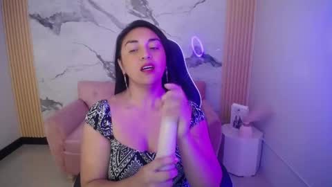 Snapshot of tamara_ch1 chatting on 11, 11, 2025 tamara_ch1 online show from 11, 11, 2025