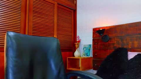    online show from 19, 9, 2025