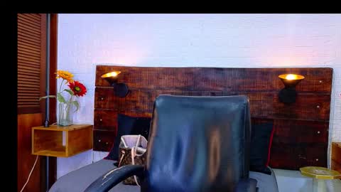    online show from 16, 10, 2025