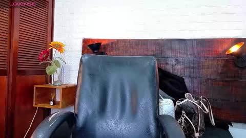    online show from 23, 11, 2025