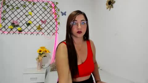 Snapshot of tamidesire chatting on 19, 4, 2026 TamiDesire online show from 19, 4, 2026