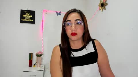 Snapshot of tamidesire chatting on 24, 4, 2026 TamiDesire online show from 24, 4, 2026