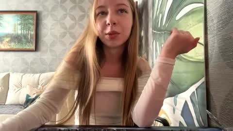 Snapshot of tammiglembocki chatting on 24, 4, 2026 Jenny online show from 24, 4, 2026