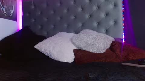 Snapshot of tania_queen_burning01 chatting on 2, 2, 2025 Tani Queen online show from 2, 2, 2025