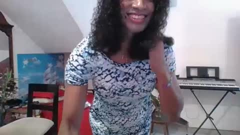 Snapshot of tanialopaz chatting on 16, 2, 2025 TaniaBitch online show from 16, 2, 2025