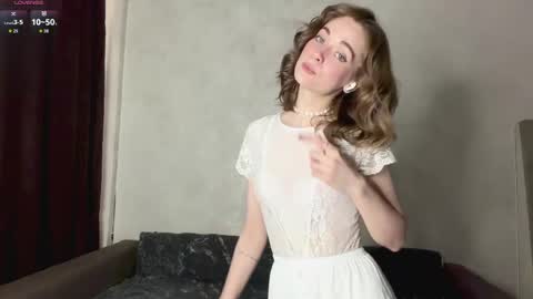 Mia online show from 5, 4, 2026