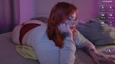 Snapshot of tara_renn chatting on 8, 9, 2025 tara_renn online show from 8, 9, 2025